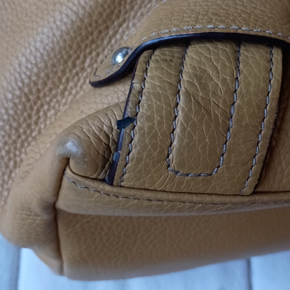 Tignanello Pebble 100% Leather Shoulder Hobo Bag/Purse Yellow - Picture 4 of 6
